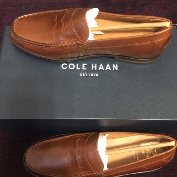 COLE HAAN SHOES - Picture 2 of 3